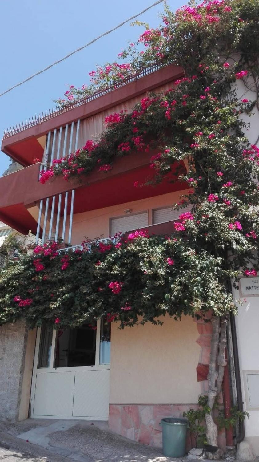 Property building, Balcony/Terrace