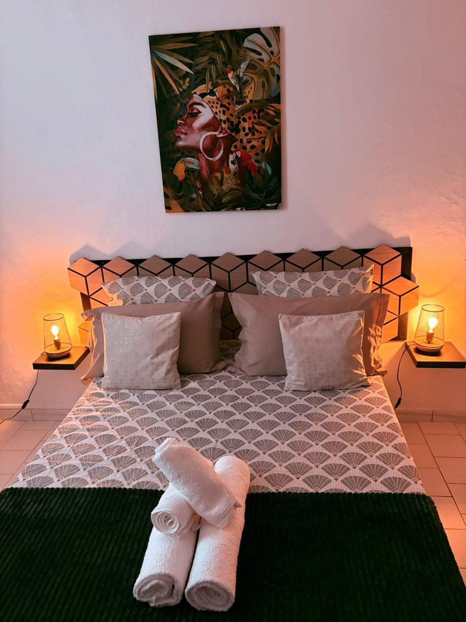 Bed, Photo of the whole room, Bedroom