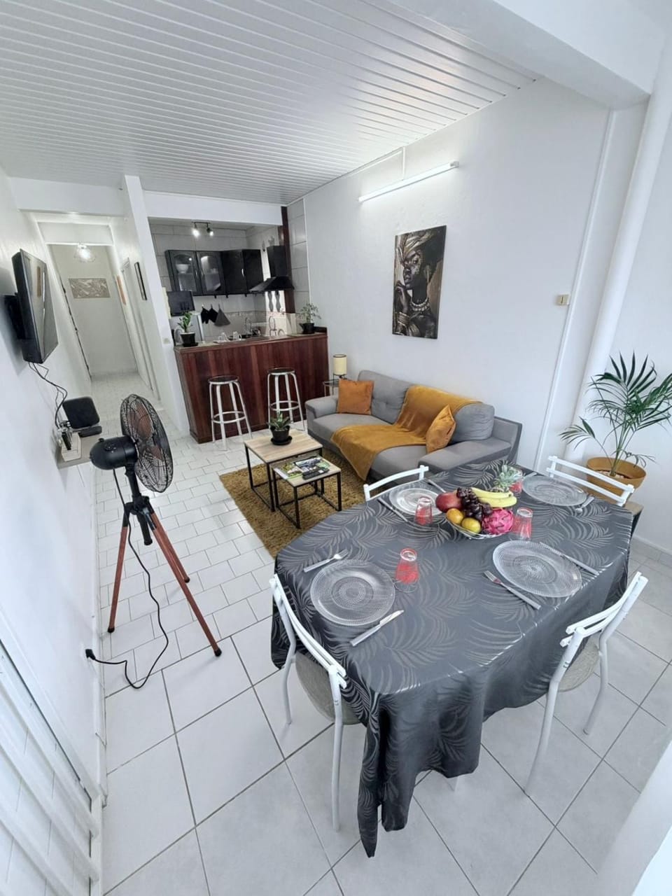 TV and multimedia, Living room, Dining area