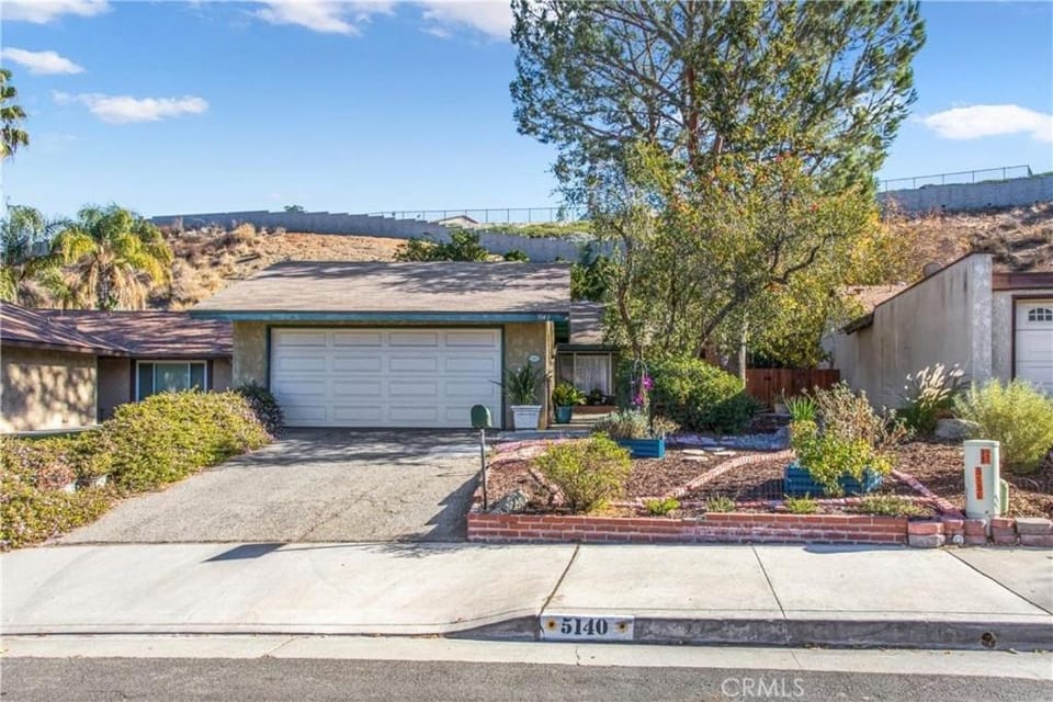 Pet friendly 3BR Spacious Home EV Apartment in Riverside