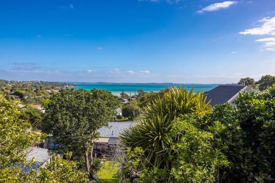 Beresford Bayview by Waiheke Pure House in Auckland Region