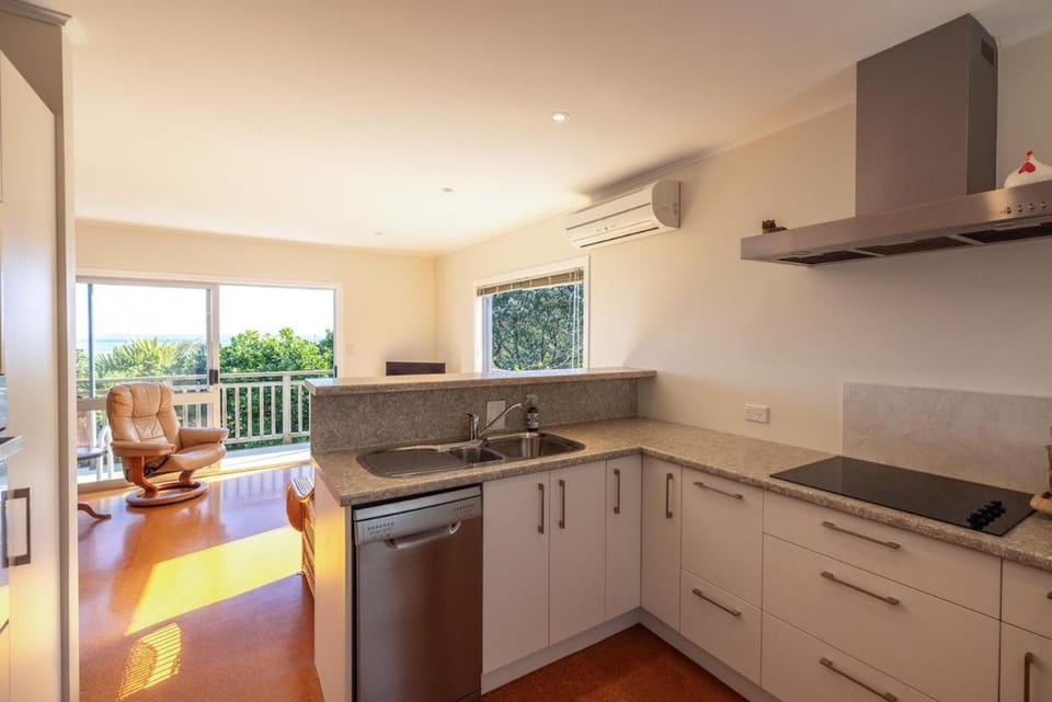 Beresford Bayview by Waiheke Pure House in Auckland Region