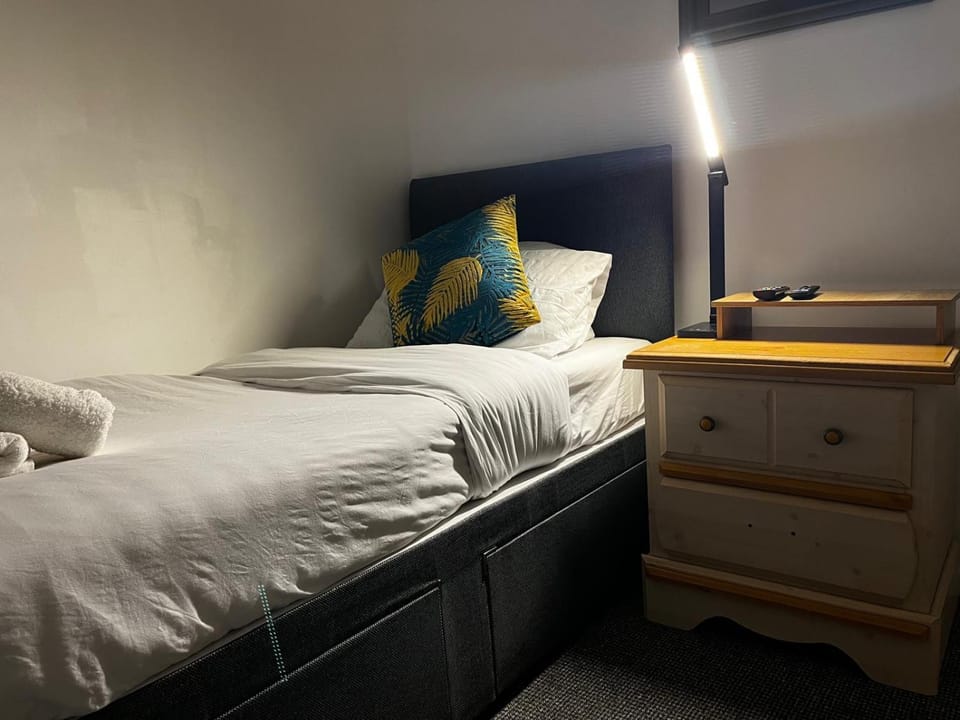 Near City Centre, Free Parking House in Leicester