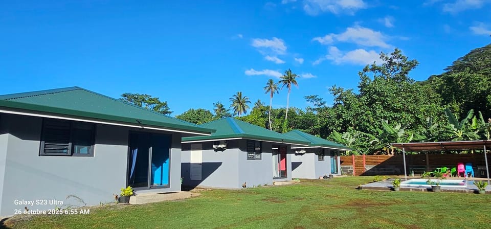 Property building, Natural landscape, Garden, Garden view, Swimming pool