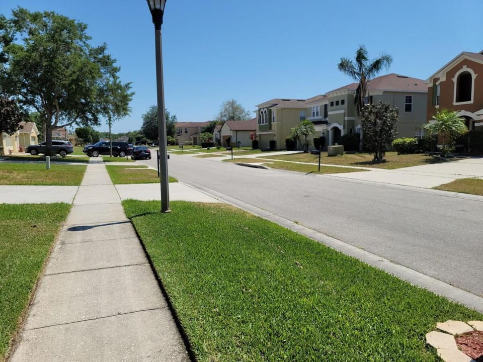 The Royal Oaks House in Poinciana