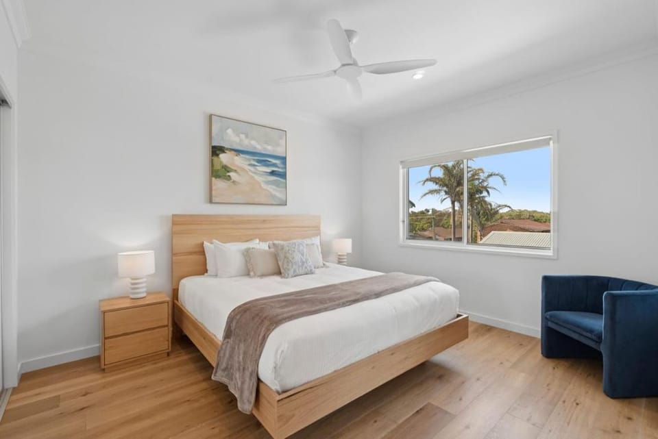 Sandy Toes - Walk to Beach, Pet Friendly, Stylish Apartment in Woolgoolga