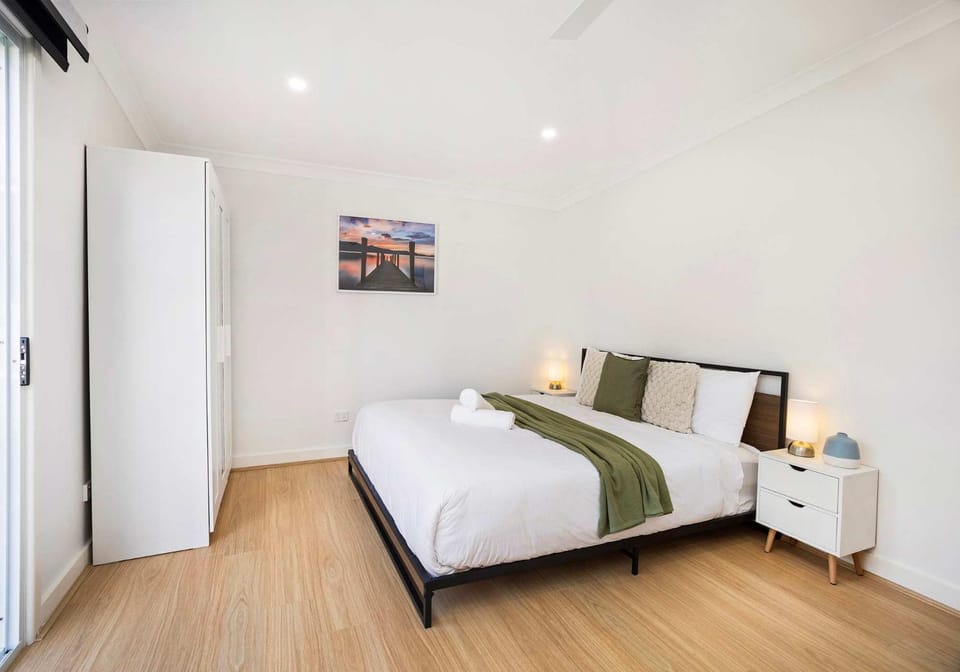Bedroom, wardrobe