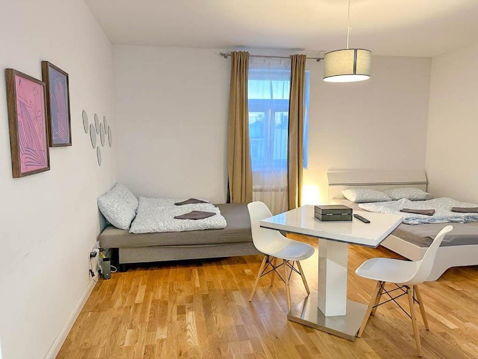 Bed, Photo of the whole room, Seating area, Bedroom