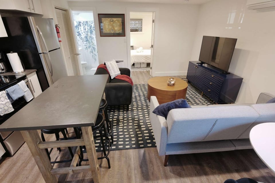 Over on Oak St Apartment in District of Columbia