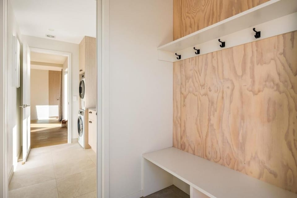 storage, wardrobe, laundry, washing machine, dryer