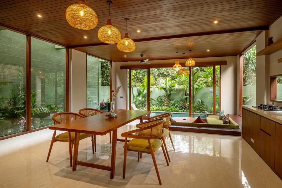Dining area, kitchen