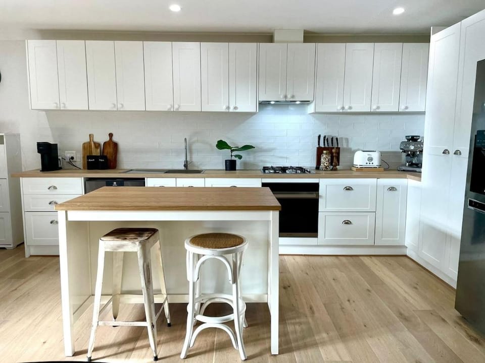 Dining area, minibar, pet friendly