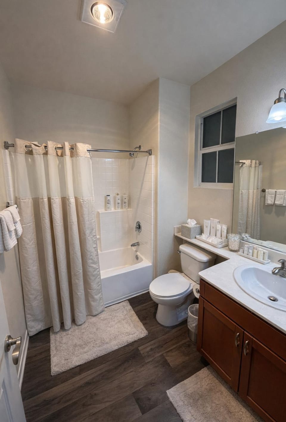 Relaxed Marina del Rey Stay - 1BR with Pool, Sauna & Gym Access Apartment in Marina del Rey