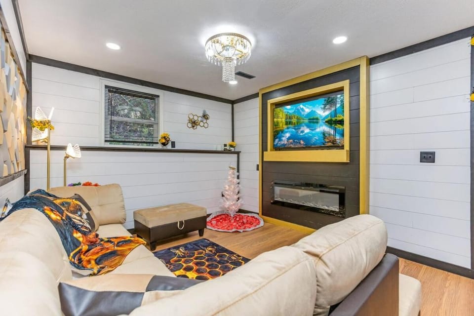 TV and multimedia, Living room, Photo of the whole room, Seating area
