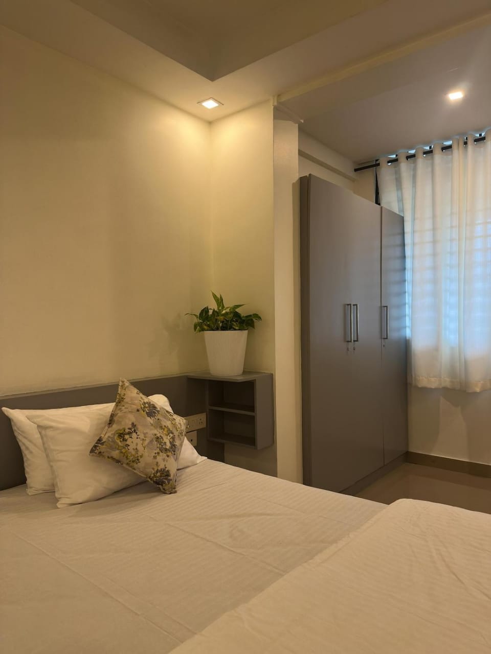 Crest By Irishighes Apartment in Kerala