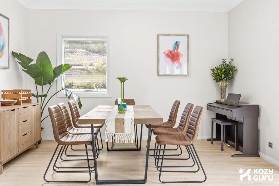 KozyGuru | Erina | Sunny Coastal Escape + Parking House in Central Coast