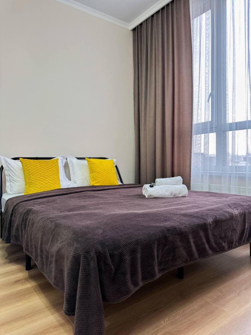 Bed, Photo of the whole room, Bedroom, towels