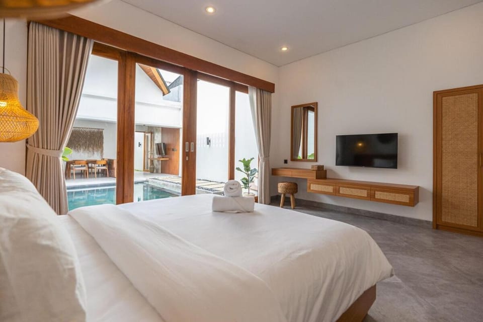 Villa in Canggu with a private pool Villa in North Kuta