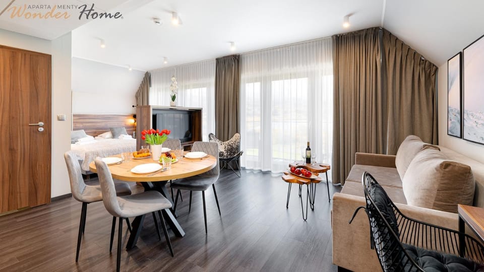 Bed, TV and multimedia, Living room, Photo of the whole room, Seating area, Dining area, Bedroom