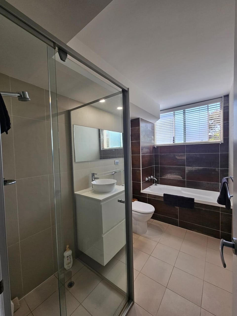 Shower, Bathroom, Bath, towels