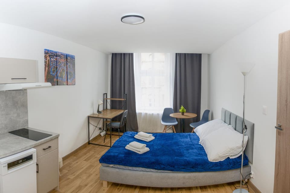Bed, Living room, Photo of the whole room, towels