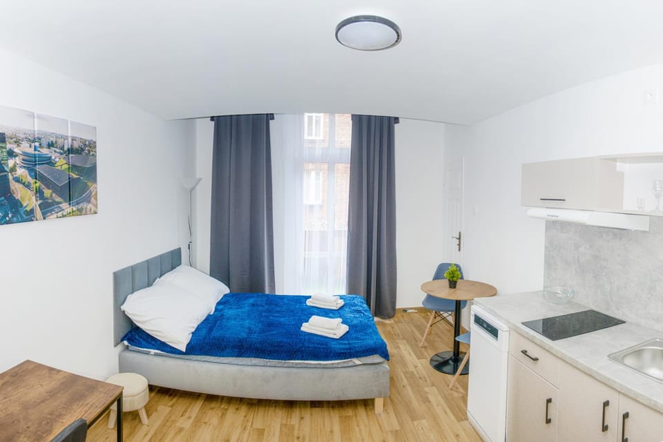 Bed, Kitchen or kitchenette, Photo of the whole room, Bedroom, towels