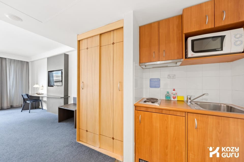 KozyGuru | Parramatta Studio Steps to Shops, Cafés Apartment in Parramatta