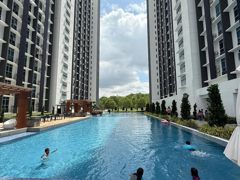Property building, Day, Natural landscape, Pool view, Swimming pool, Swimming pool, sunbed