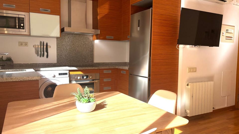 Dining area, kitchen