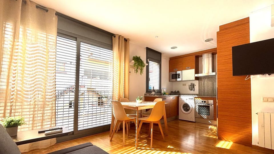 Dining area, kitchen