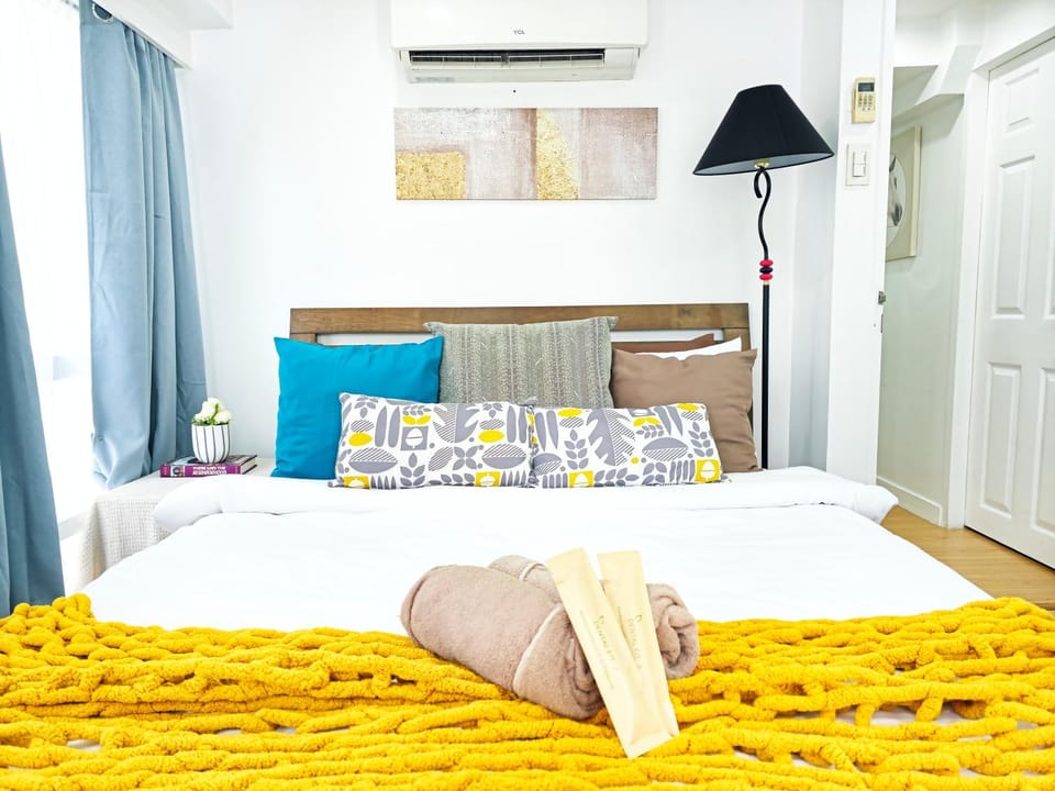 Bed, Photo of the whole room, Bedroom, air conditioner