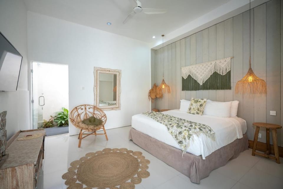 Villa 888 Eat Shop Play - 3BR Private Pool Oberoi Villa in Kuta