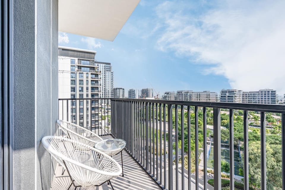 Property building, Day, View (from property/room), Balcony/Terrace, City view