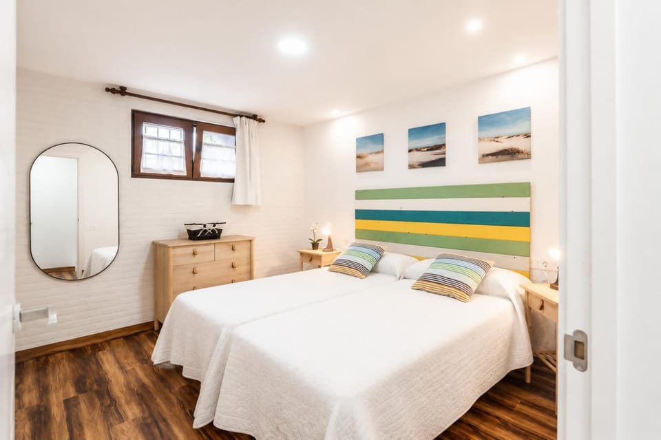 Bed, Photo of the whole room