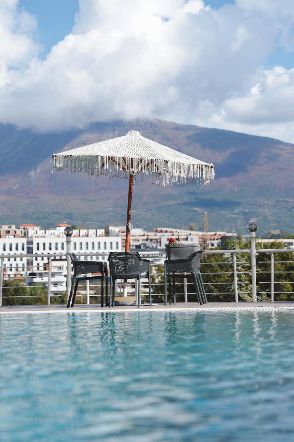 Mountain view, Pool view, Swimming pool