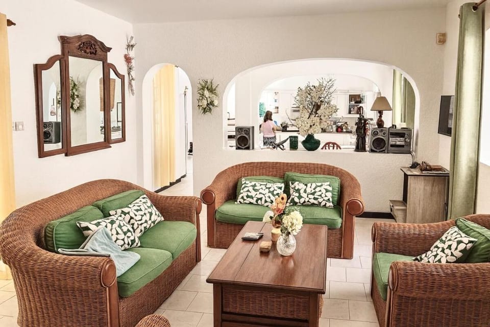Villa Hacienda - Sweetness of living in Grand Gaube House in Rivière du Rempart District, Mauritius