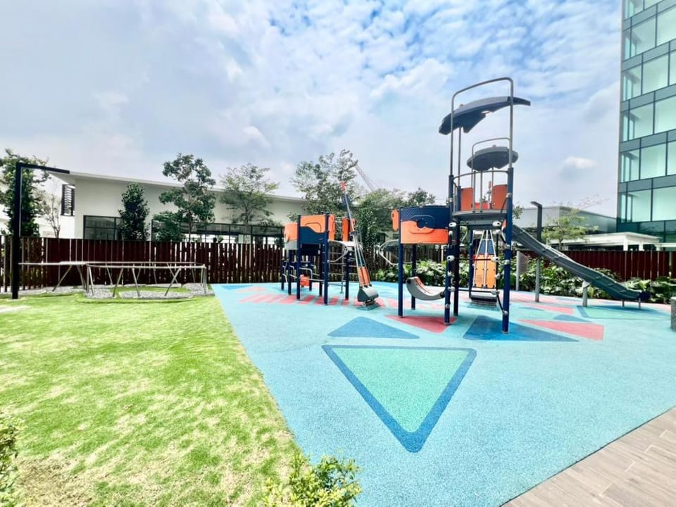 RF Sunsuria 1-6pax setia alam 2QBed SCCC WiFi TV Apartment in Selangor, Malaysia