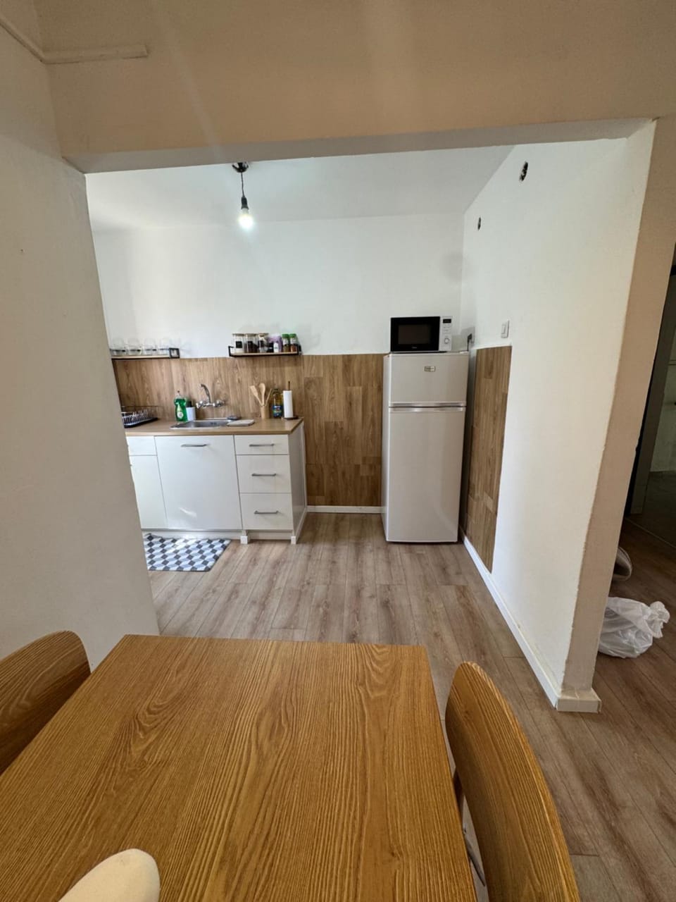 Kitchen or kitchenette, Dining area, oven