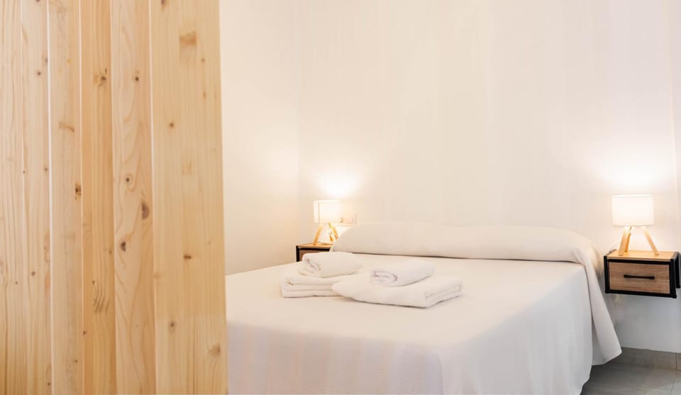 Bedroom, air conditioner