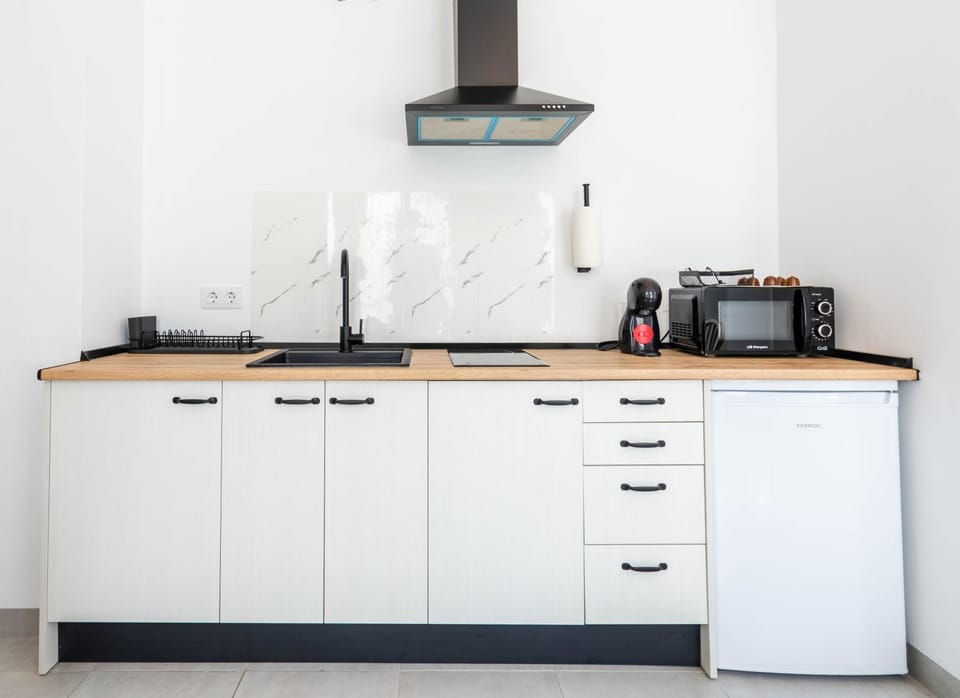 Kitchen or kitchenette, pet friendly, stove