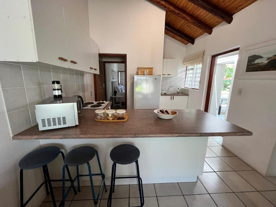 Kitchen or kitchenette, pet friendly, stove
