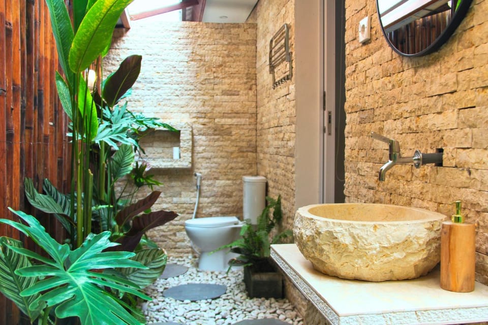 Day, Bathroom