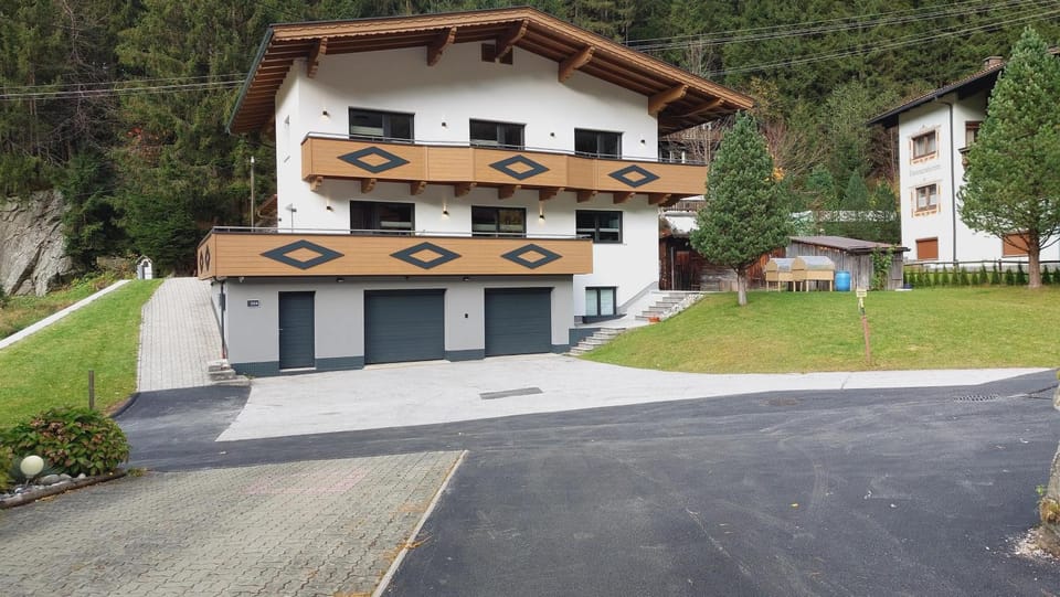 Property building, Day