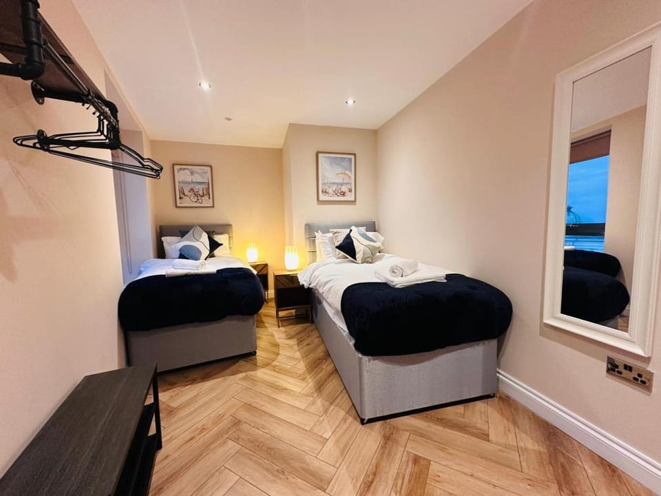 Brighton City View 3-Bed Retreat Apartment in Brighton