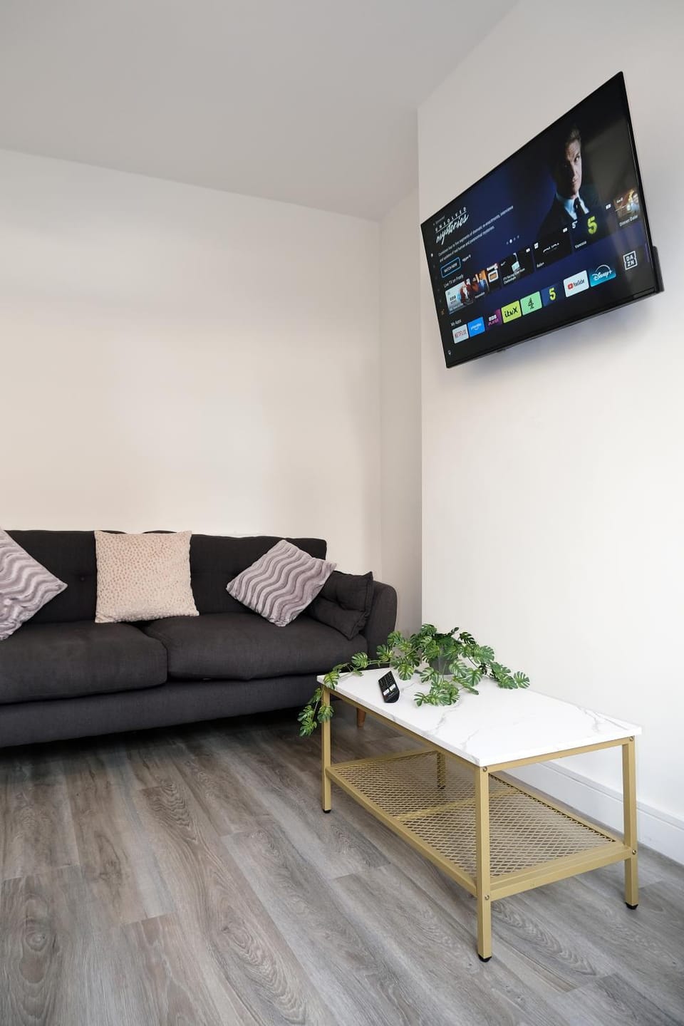 TV and multimedia, Living room, Seating area