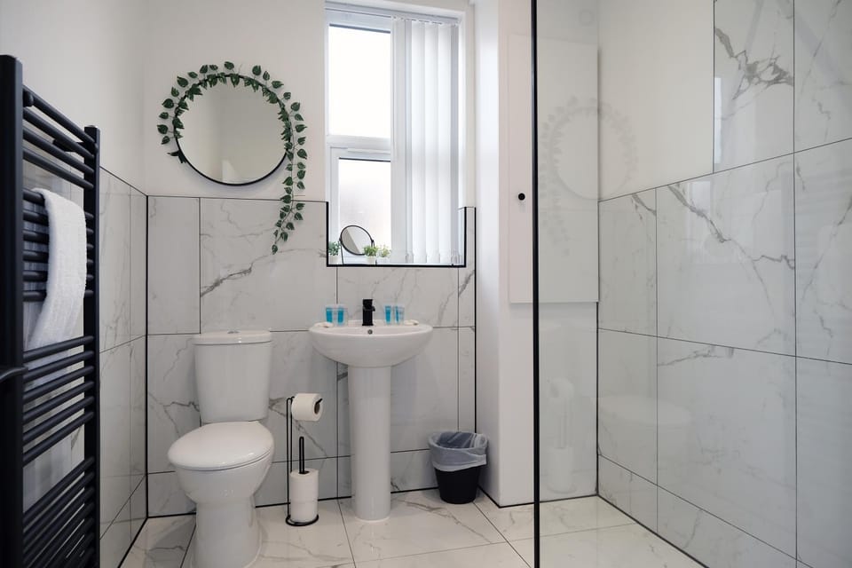 Shower, Toilet, Bathroom