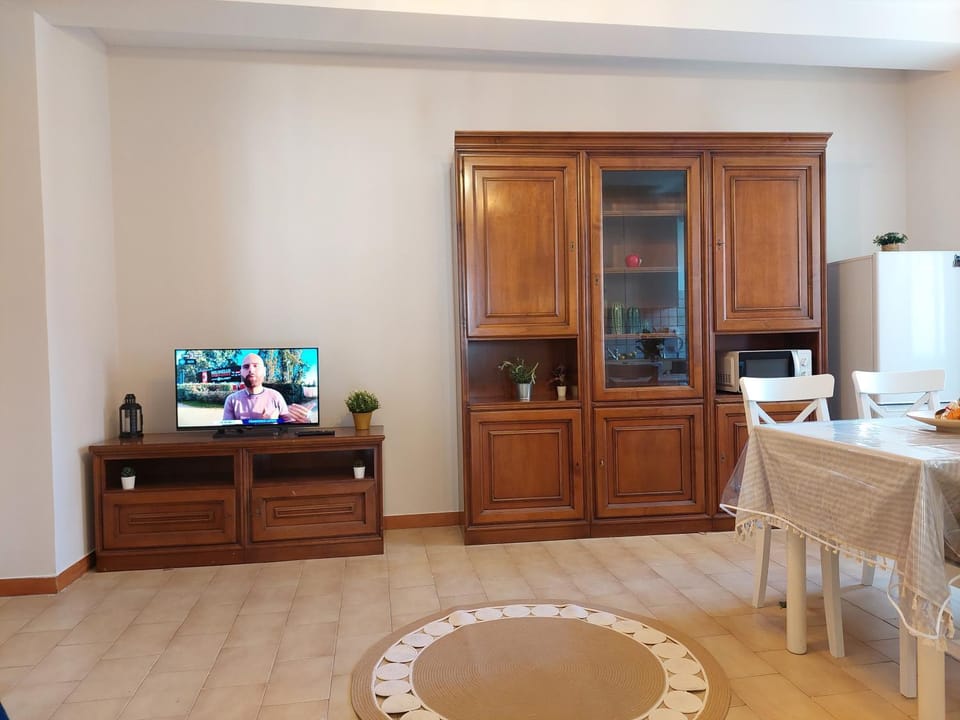 Communal lounge/ TV room, TV and multimedia, Kitchen or kitchenette, Dining area