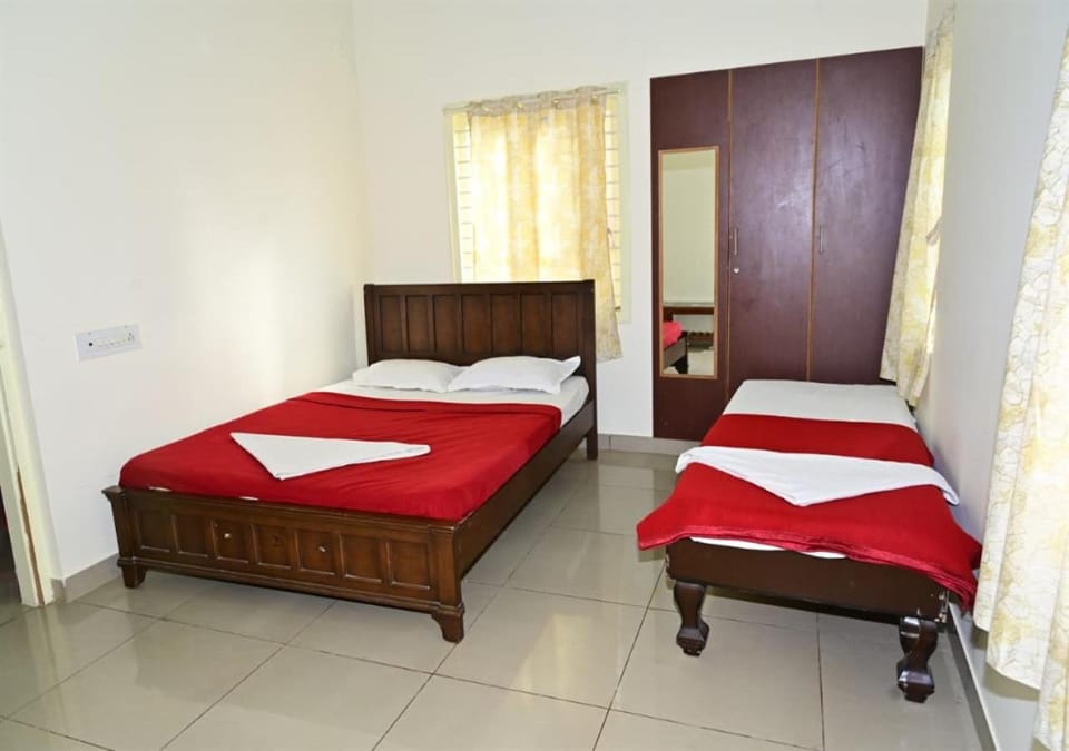 Bed, Bedroom, towels