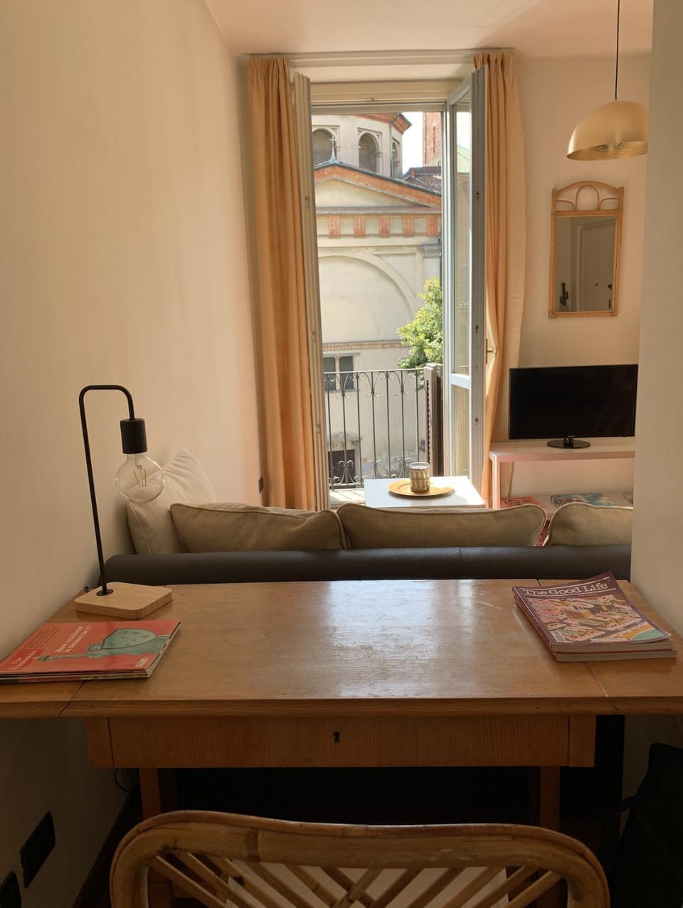 Library, Balcony/Terrace, Seating area, City view, internet