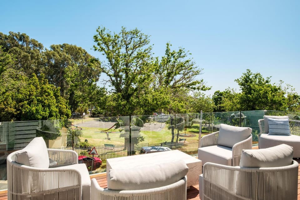 Balcony/Terrace, Seating area, Garden view
